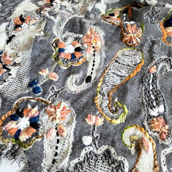 Embroidered bohemian style scarf. - Picture 4 of 11